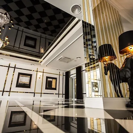 Bialy Dom Hotel 3*