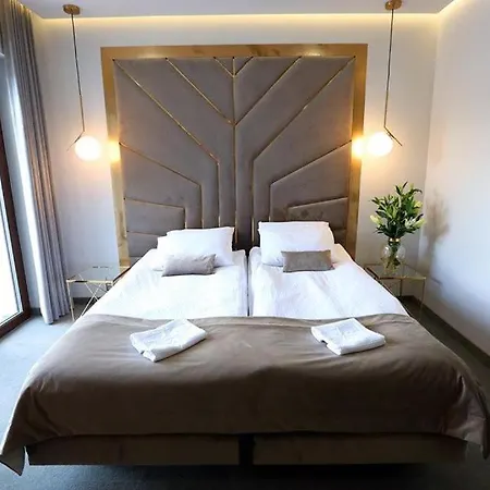 Bialy Dom Hotel 3*